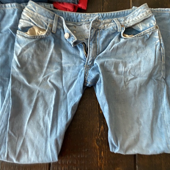 Robin’s Jeans - Picture 2 of 2